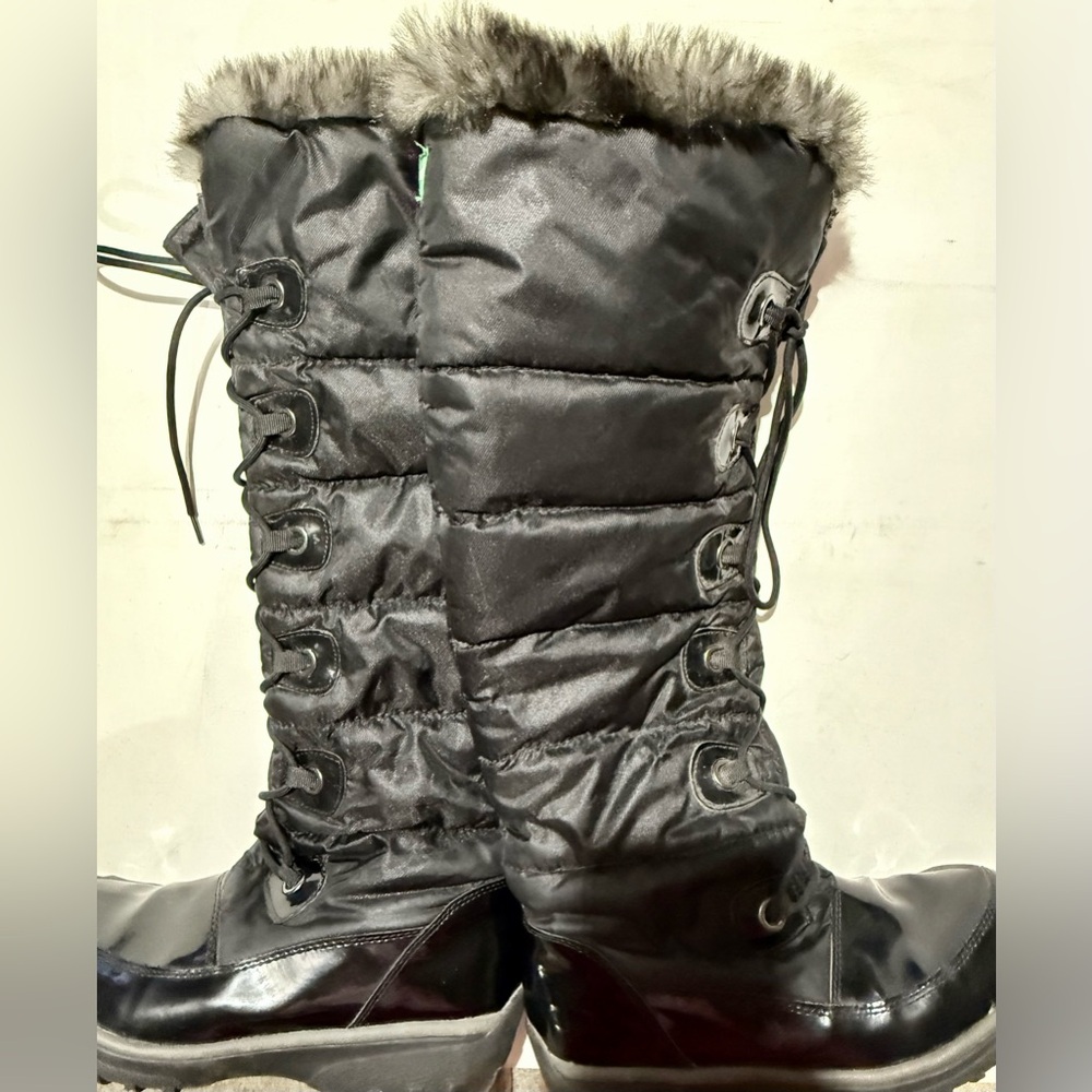 Cougar Ringo Star Size-8 Black Quilted Fur-Trimmed Boots